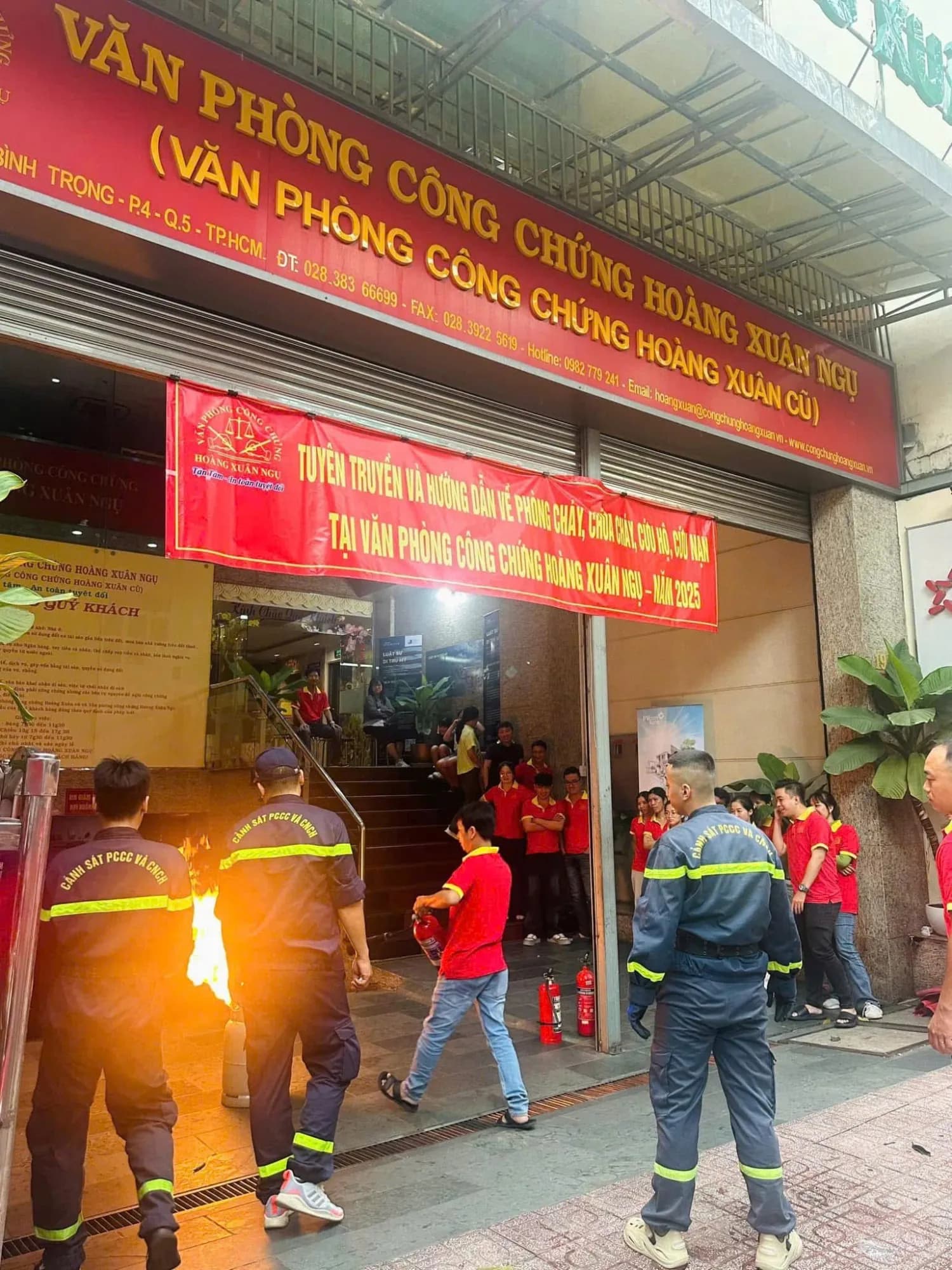 Tuyên truyền và Hướng dẫn về Phòng cháy, chữa cháy, cứu hộ, cứu nạn tại Văn phòng công chứng Hoàng Xuân Ngụ – Năm 2025 — ảnh 4