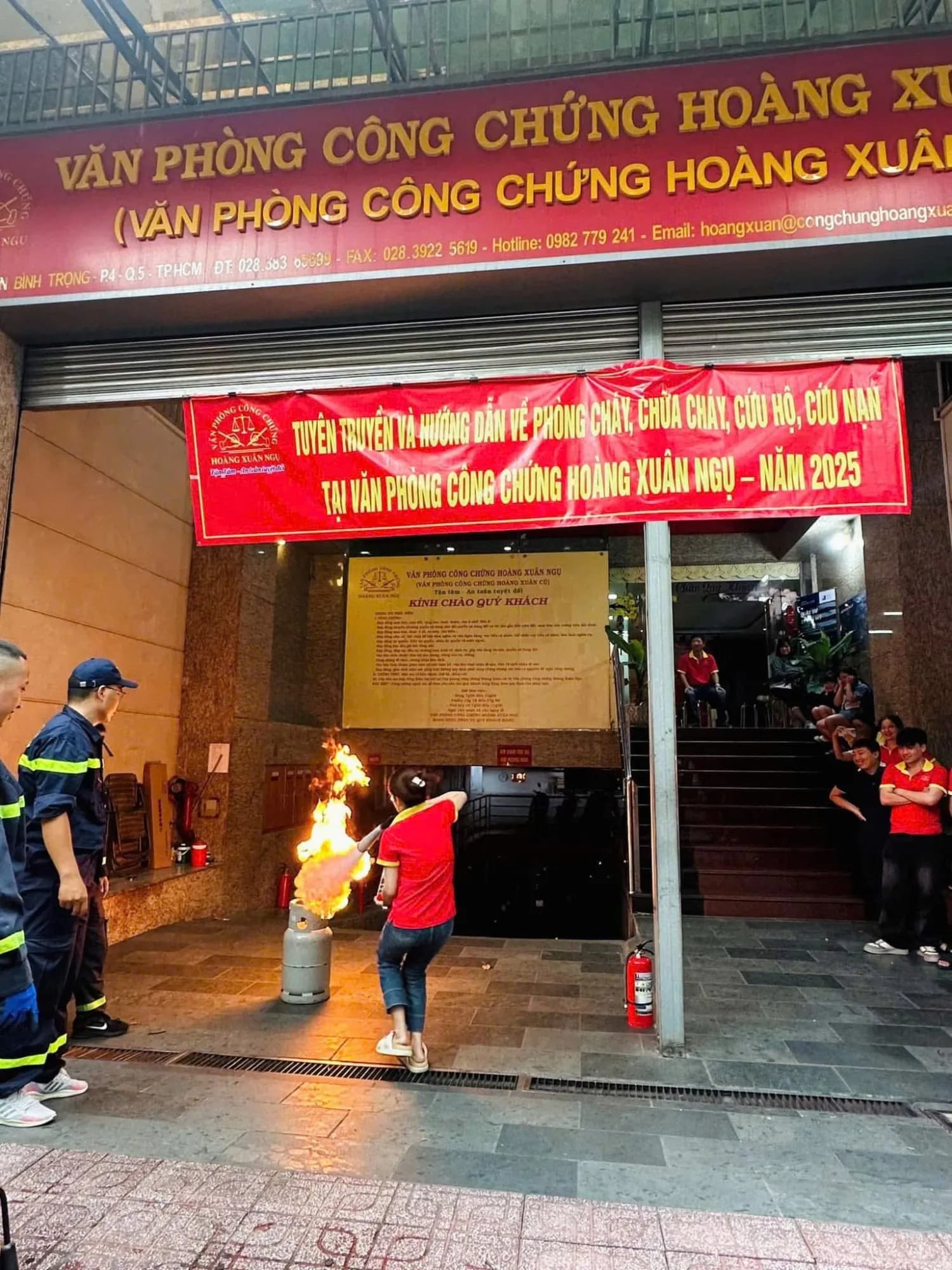 Tuyên truyền và Hướng dẫn về Phòng cháy, chữa cháy, cứu hộ, cứu nạn tại Văn phòng công chứng Hoàng Xuân Ngụ – Năm 2025 — ảnh 5
