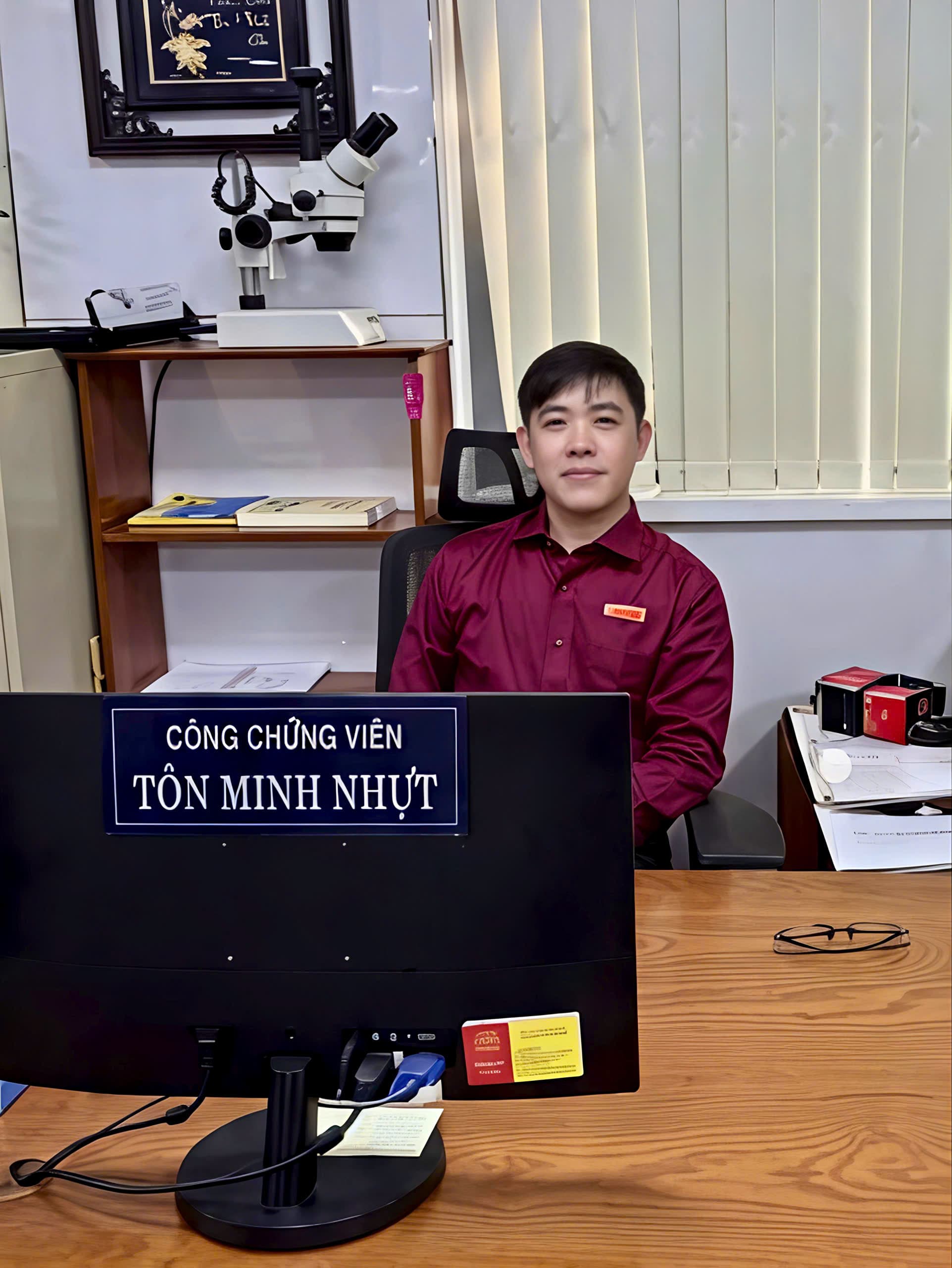 Công chứng viên Tôn Minh Nhựt