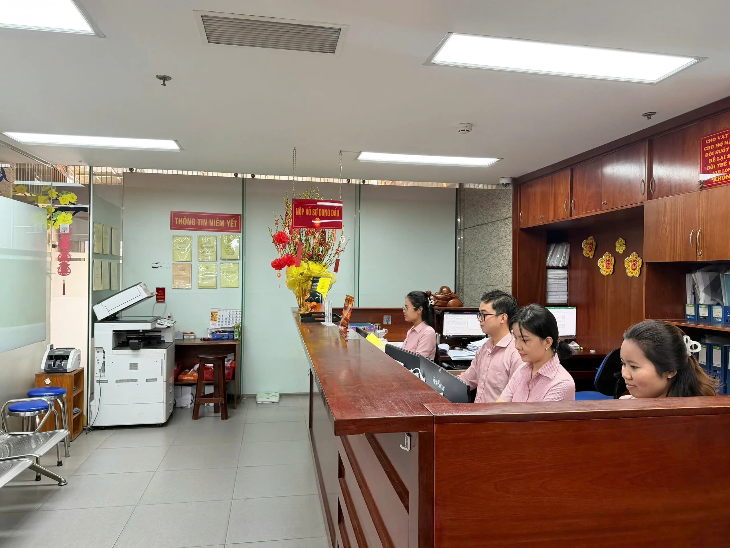 Khu vực thu phí - Đóng dấu